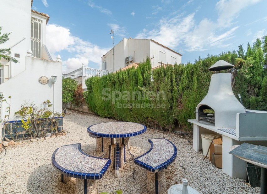 Resale - Villa -
Orihuela Costa - La Florida