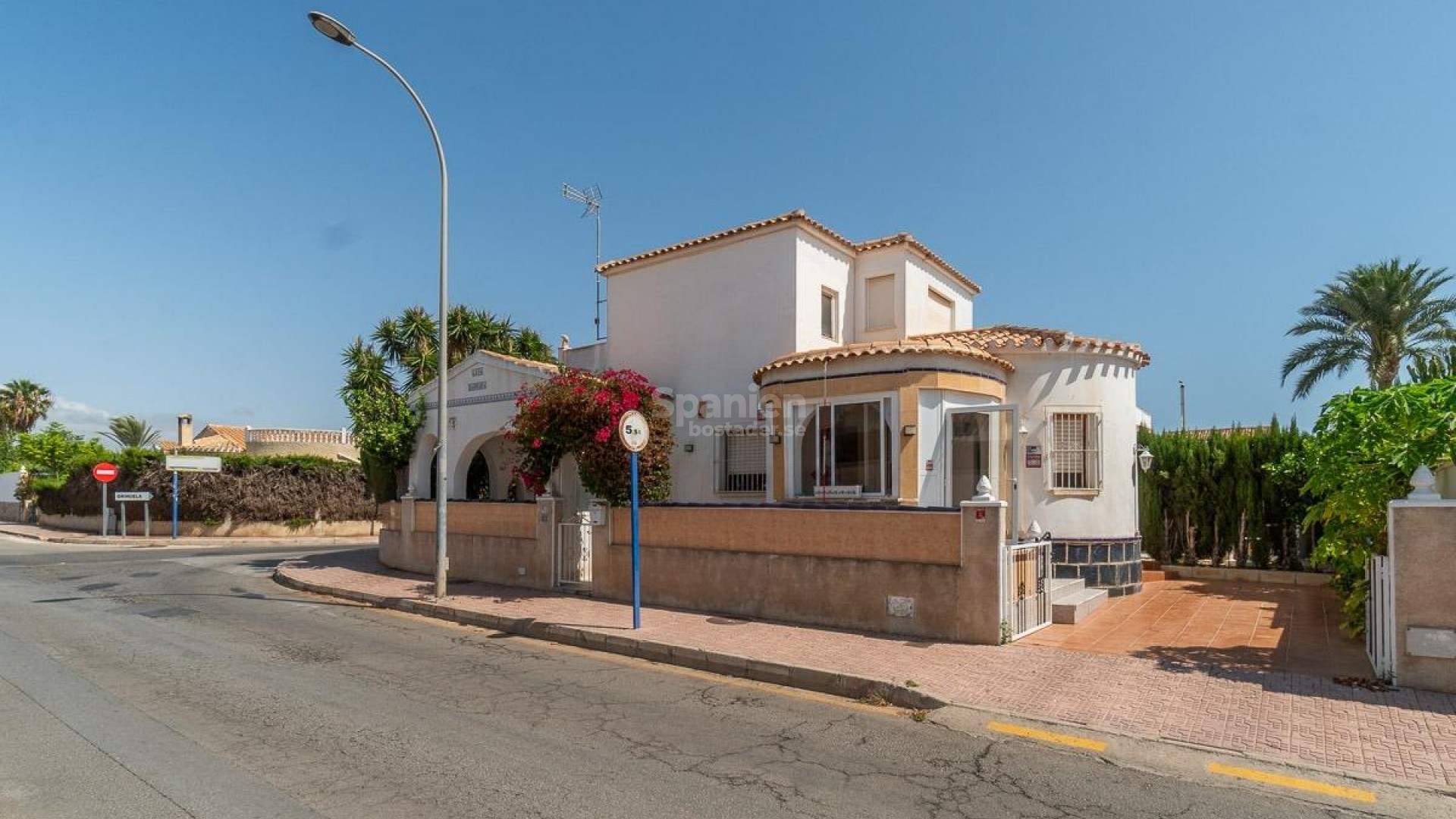 Resale - Villa -
Orihuela Costa - La Florida