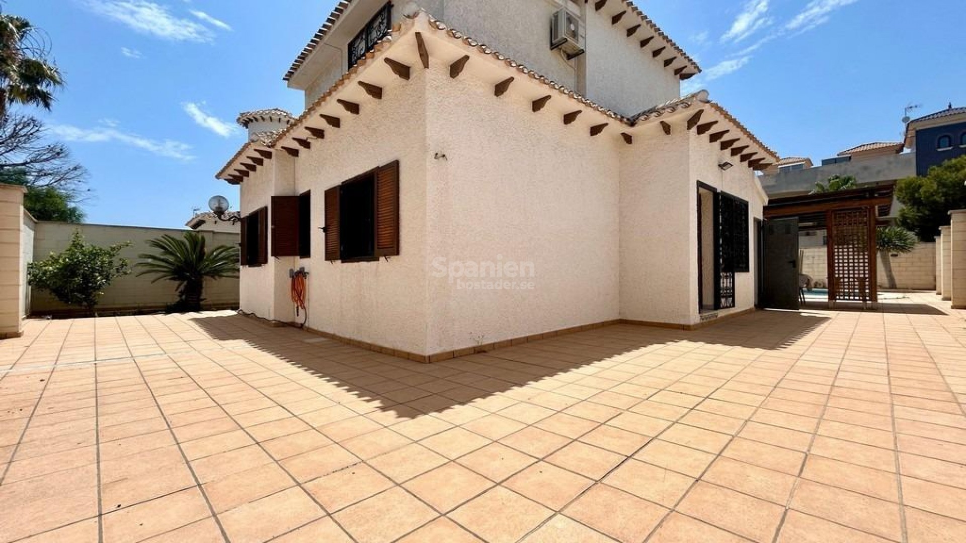 Resale - Villa -
Orihuela Costa - La Zenia