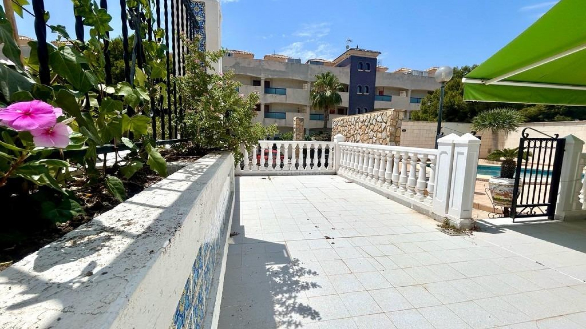Resale - Villa -
Orihuela Costa - La Zenia