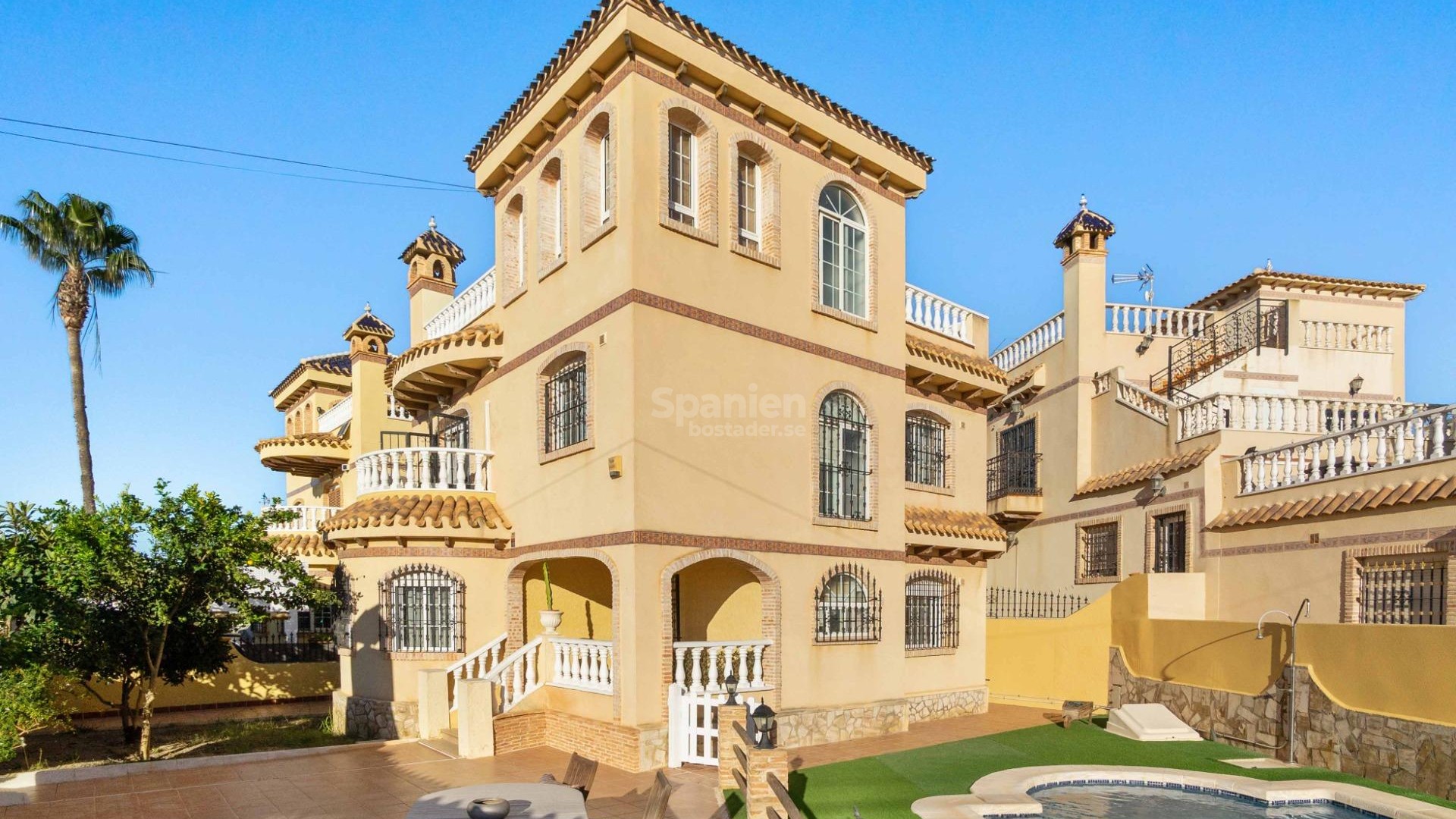 Resale - Villa -
Orihuela Costa - Las Mimosas