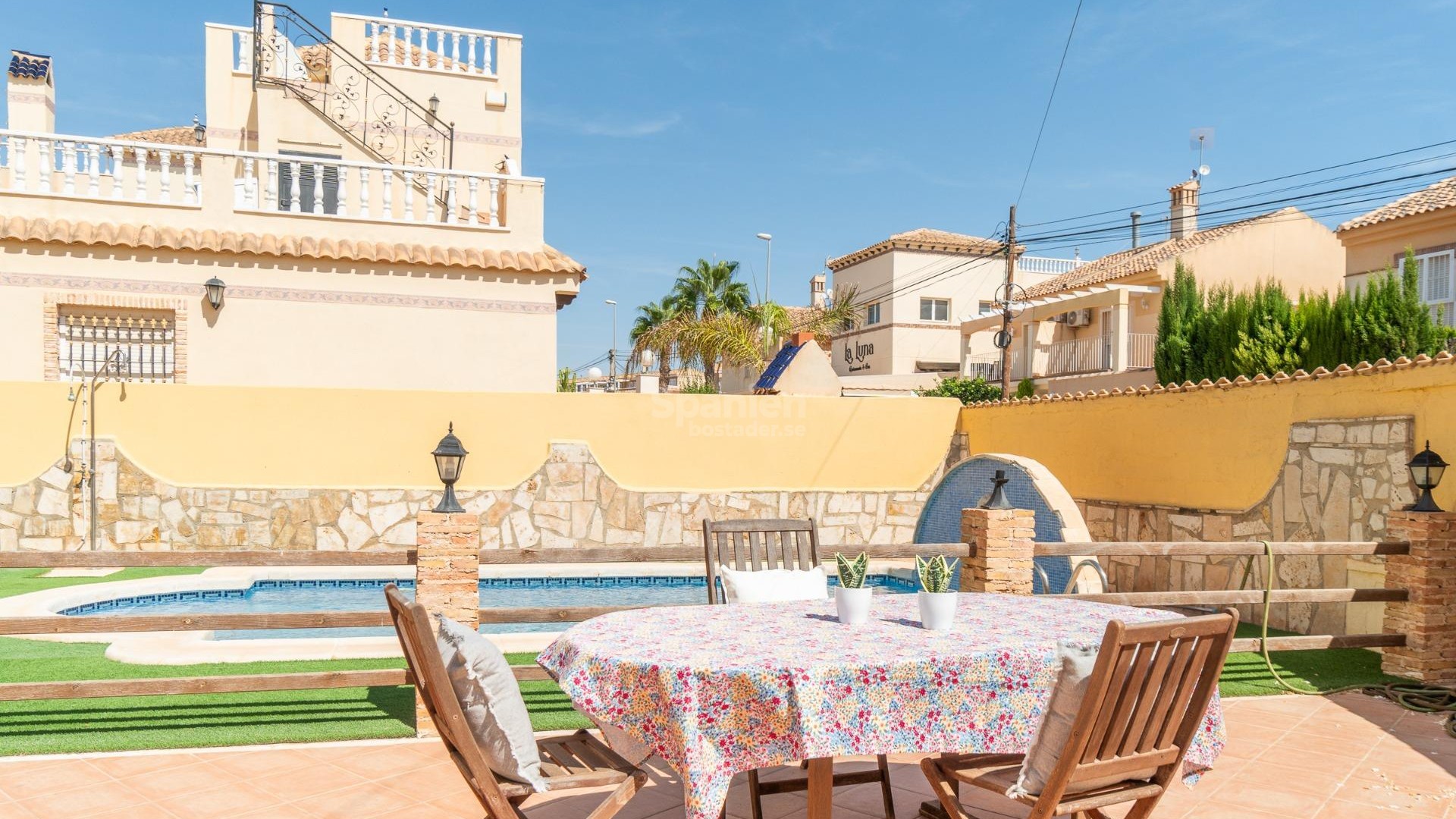 Resale - Villa -
Orihuela Costa - Las Mimosas