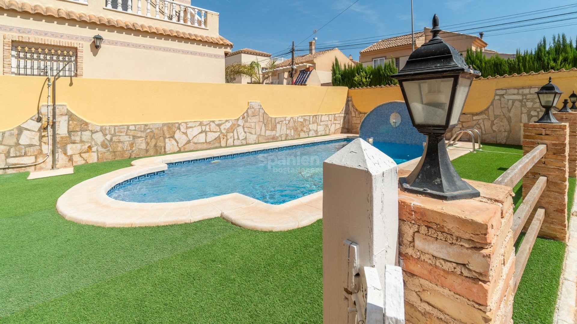 Resale - Villa -
Orihuela Costa - Las Mimosas