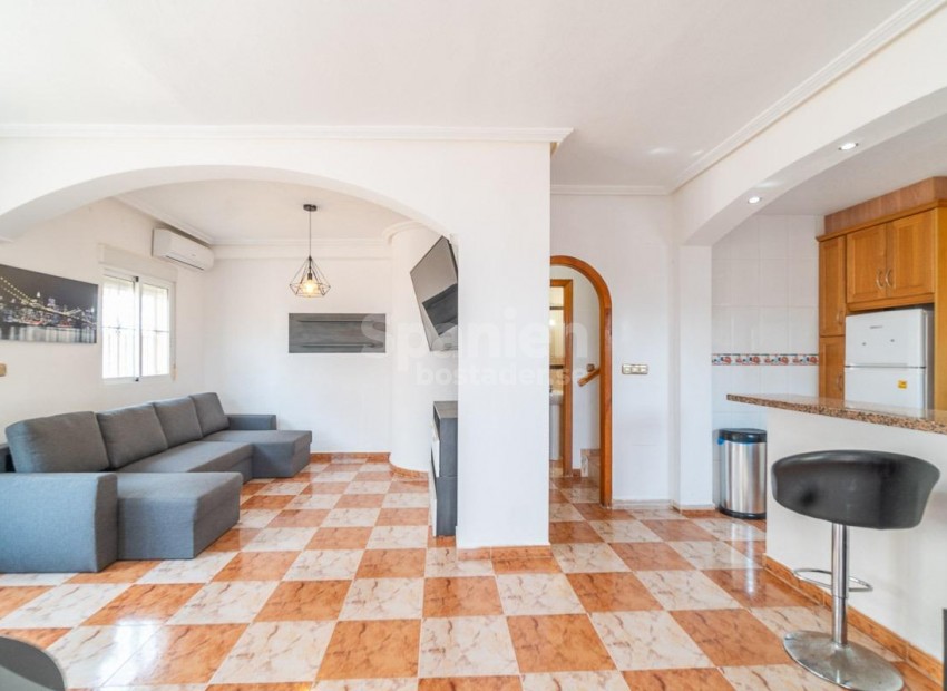 Resale - Villa -
Orihuela Costa - Los Dolses