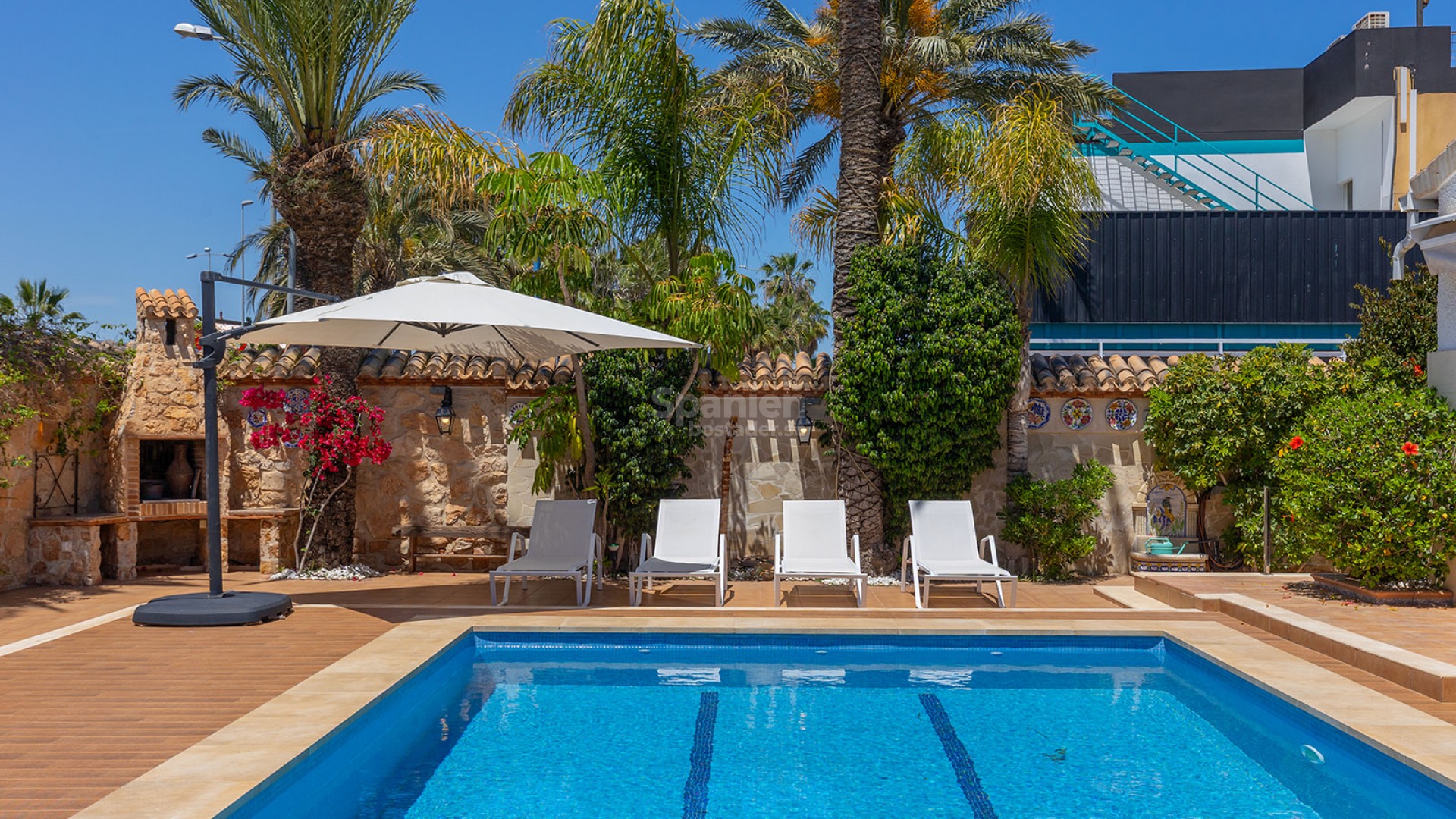 Resale - Villa -
Orihuela - Orihuela Costa