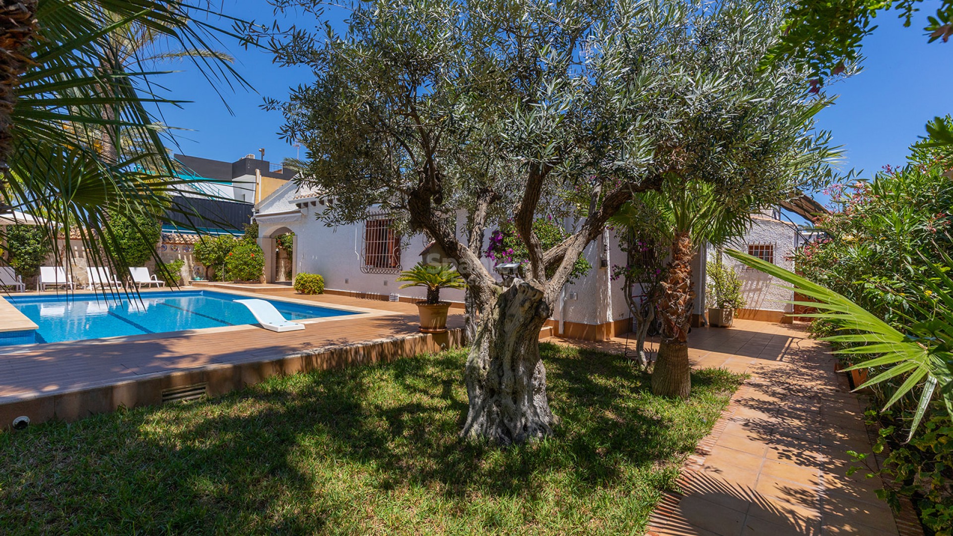 Resale - Villa -
Orihuela - Orihuela Costa