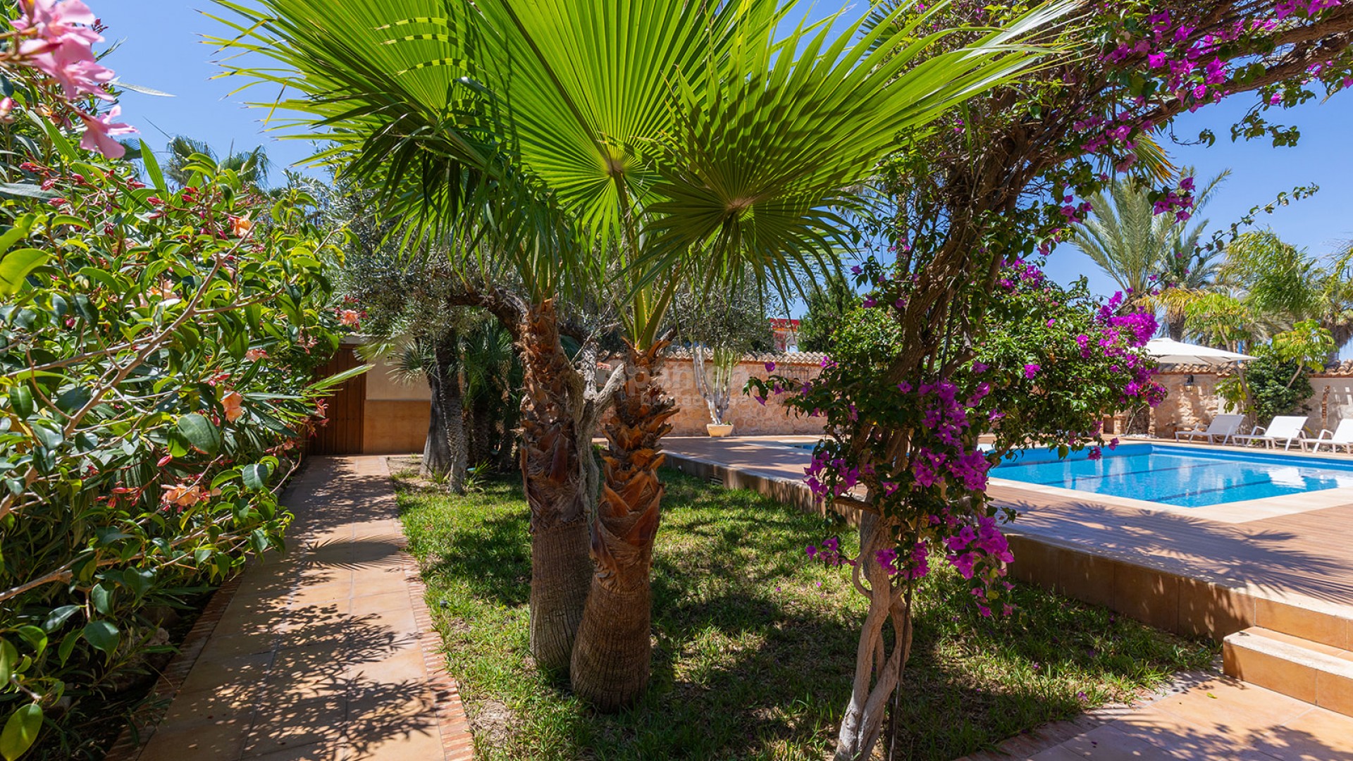 Resale - Villa -
Orihuela - Orihuela Costa