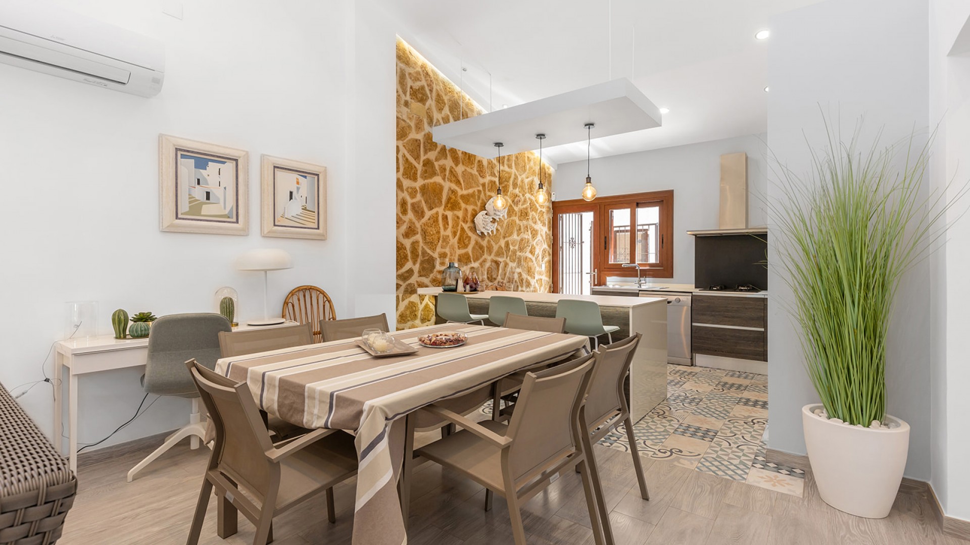 Resale - Villa -
Orihuela - Orihuela Costa