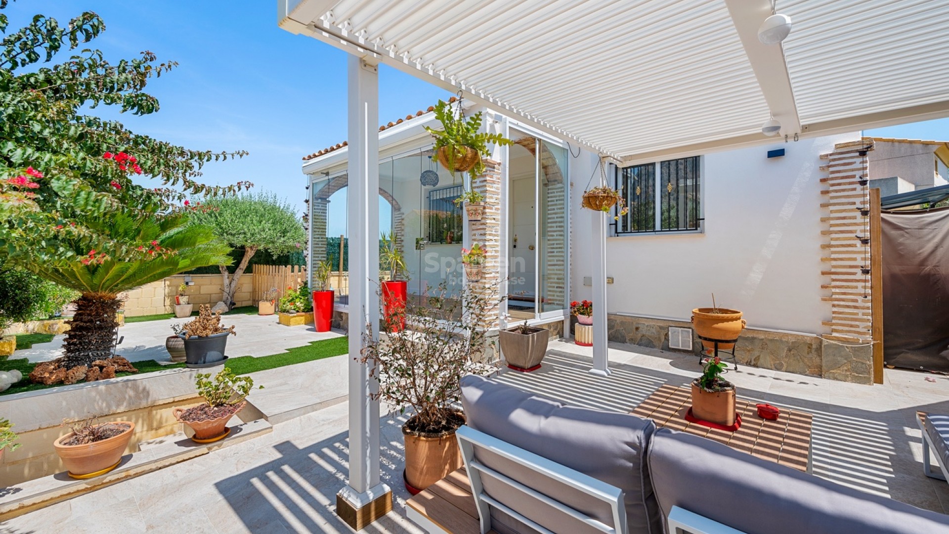 Resale - Villa -
Polop