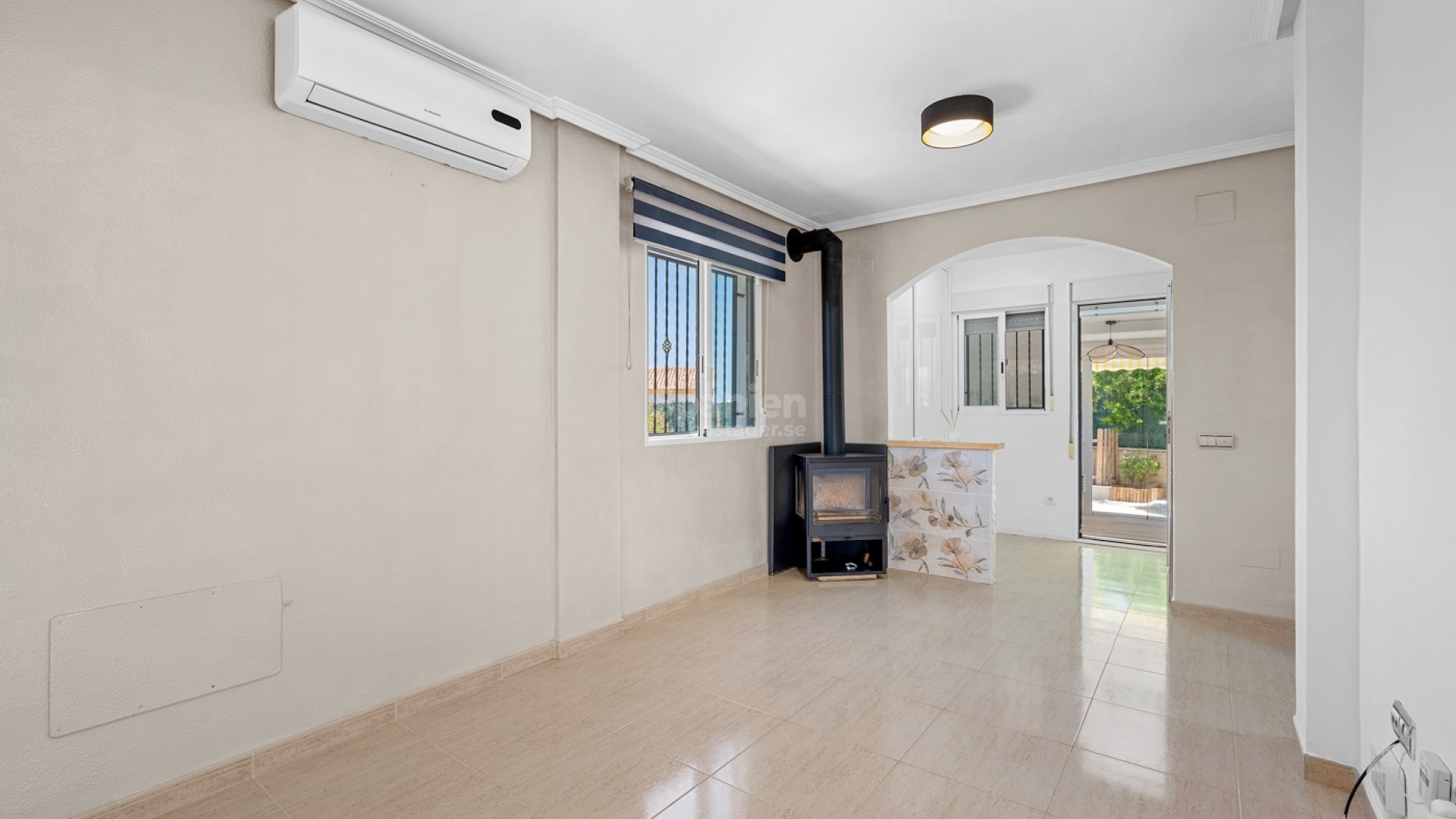 Resale - Villa -
Polop