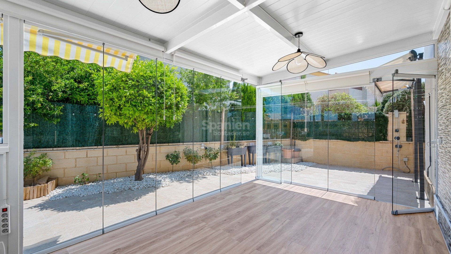Resale - Villa -
Polop
