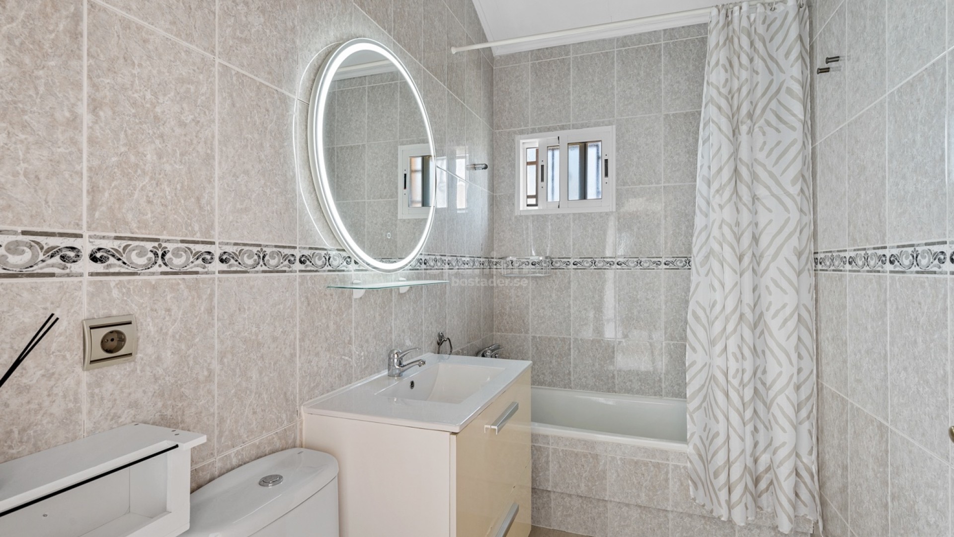 Resale - Villa -
Polop