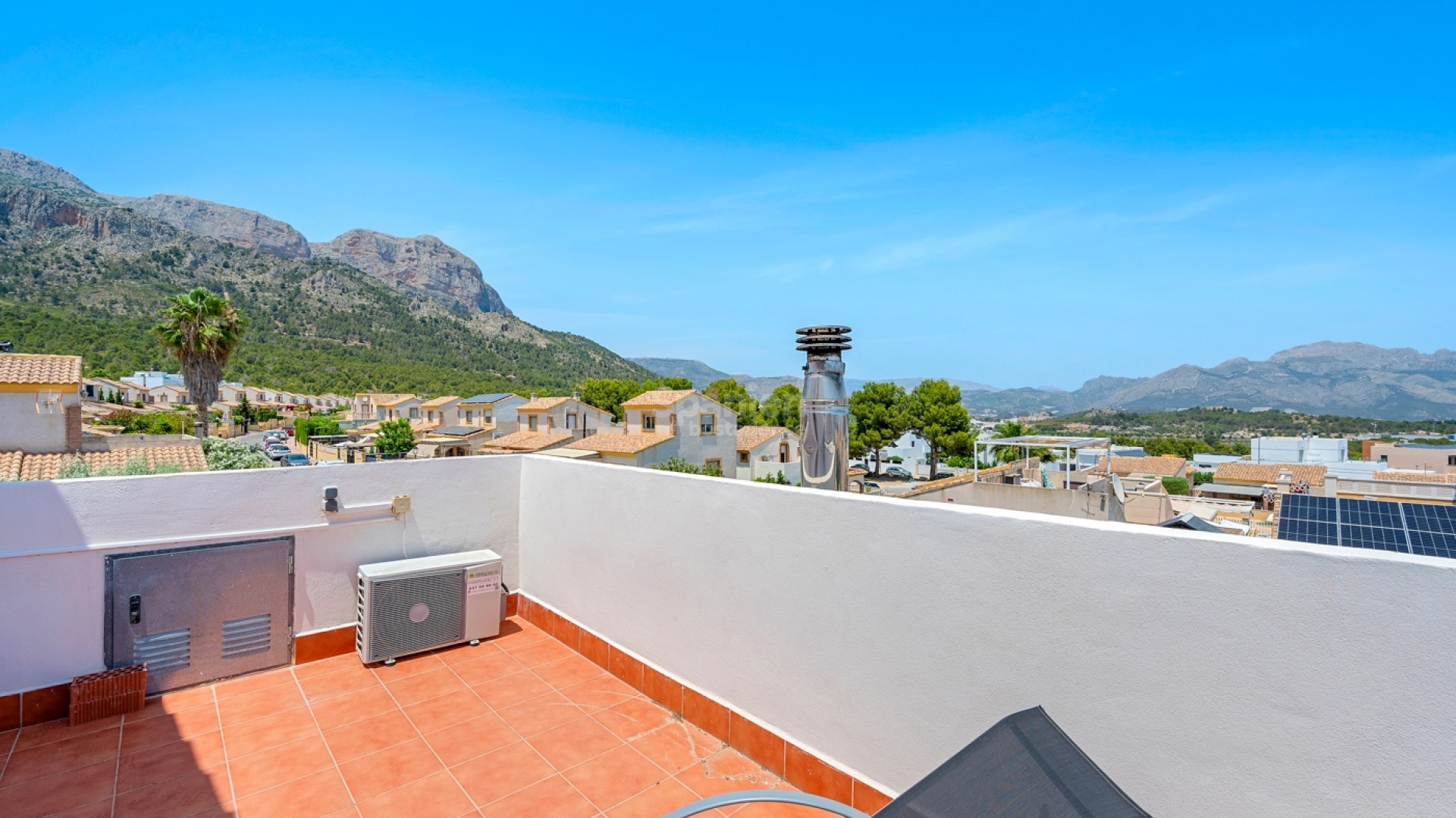 Resale - Villa -
Polop