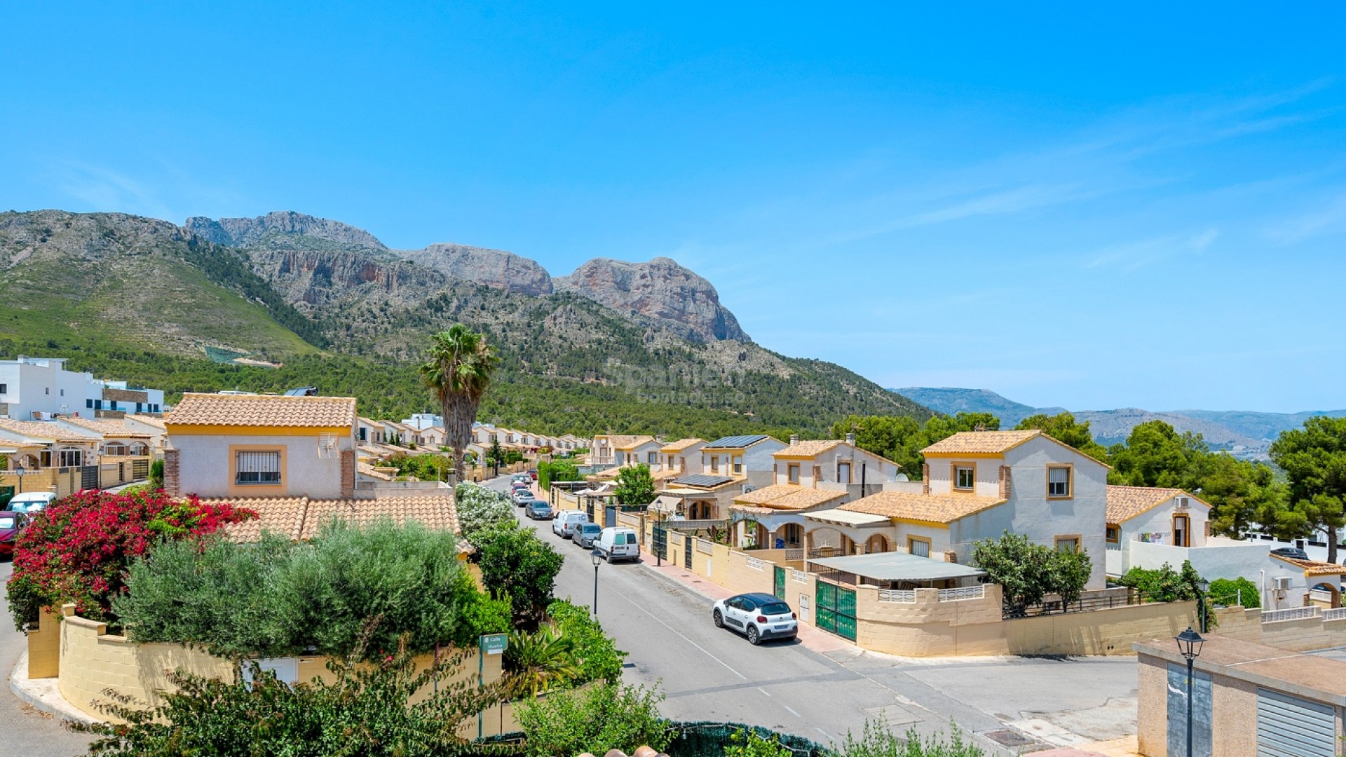 Resale - Villa -
Polop