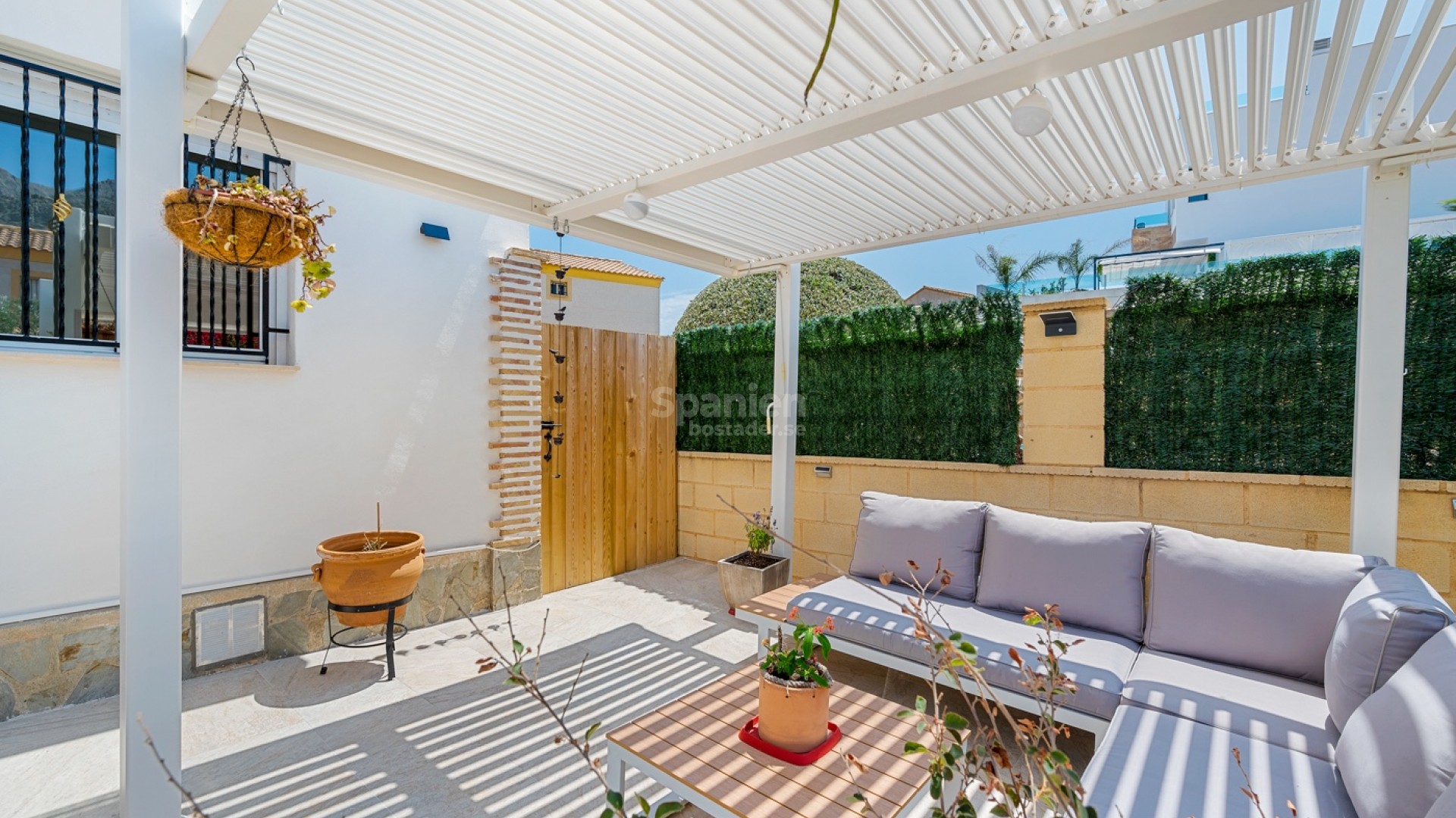 Resale - Villa -
Polop