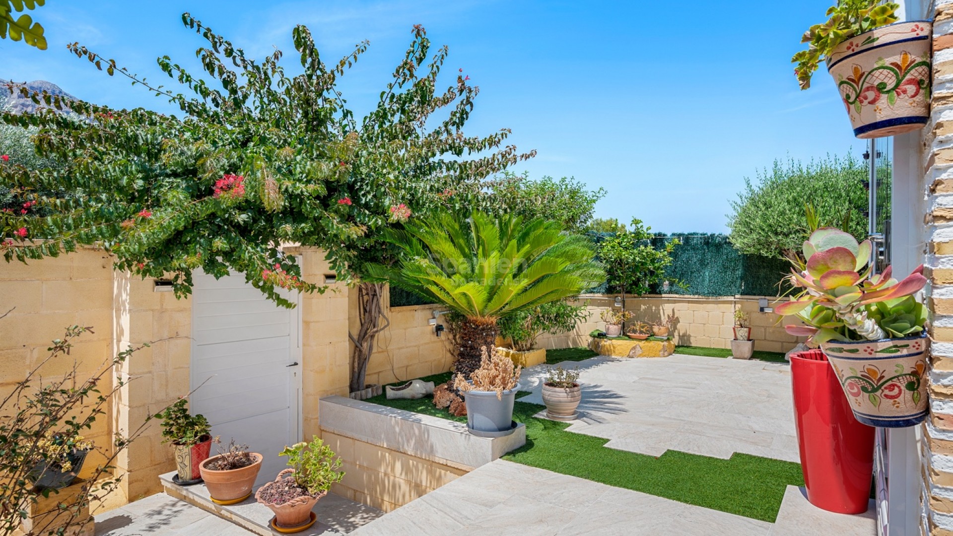 Resale - Villa -
Polop