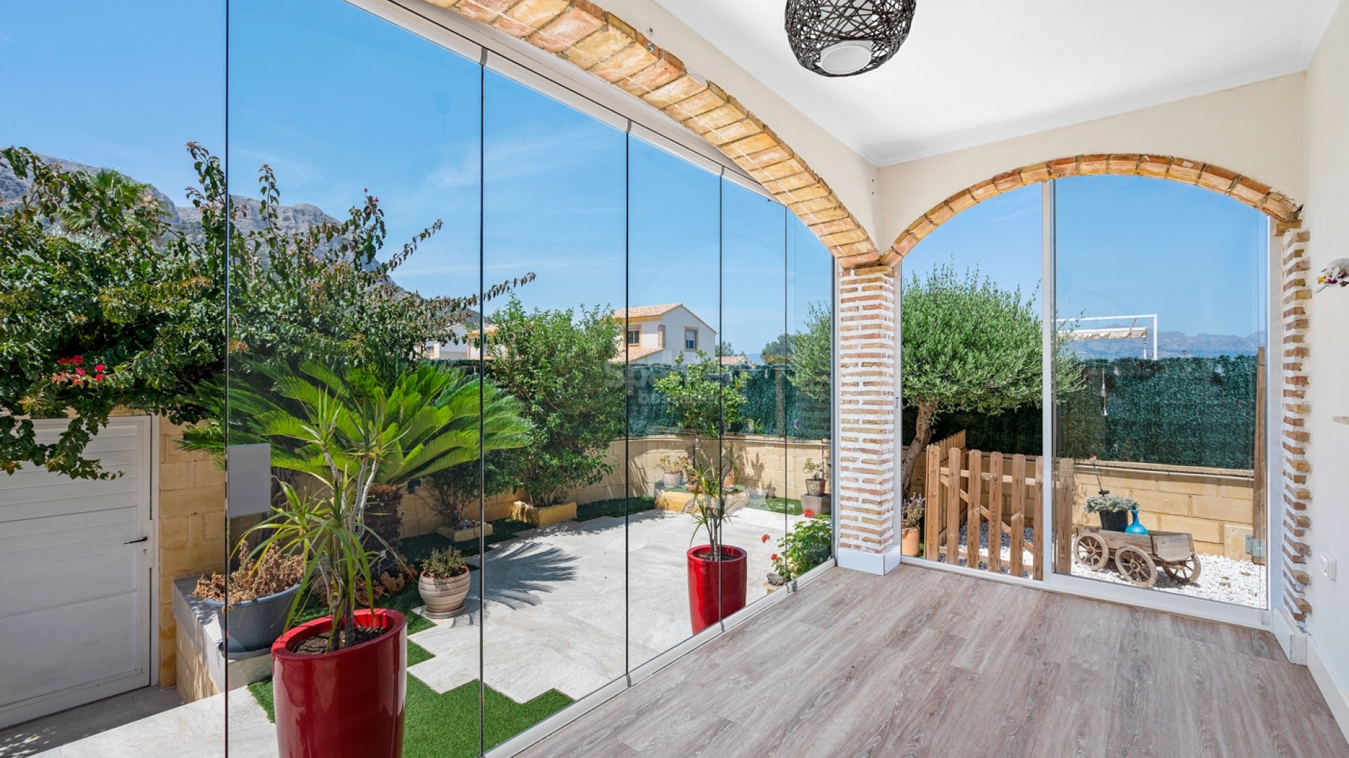 Resale - Villa -
Polop