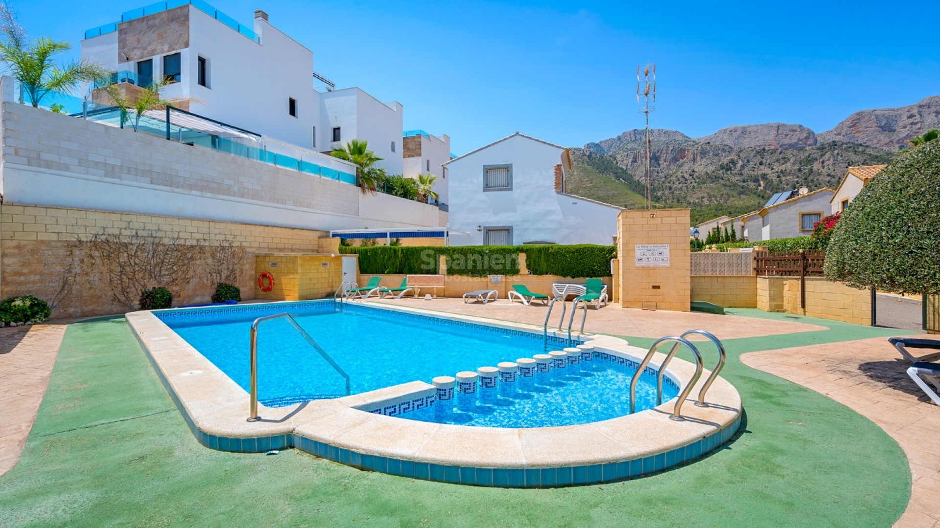 Resale - Villa -
Polop