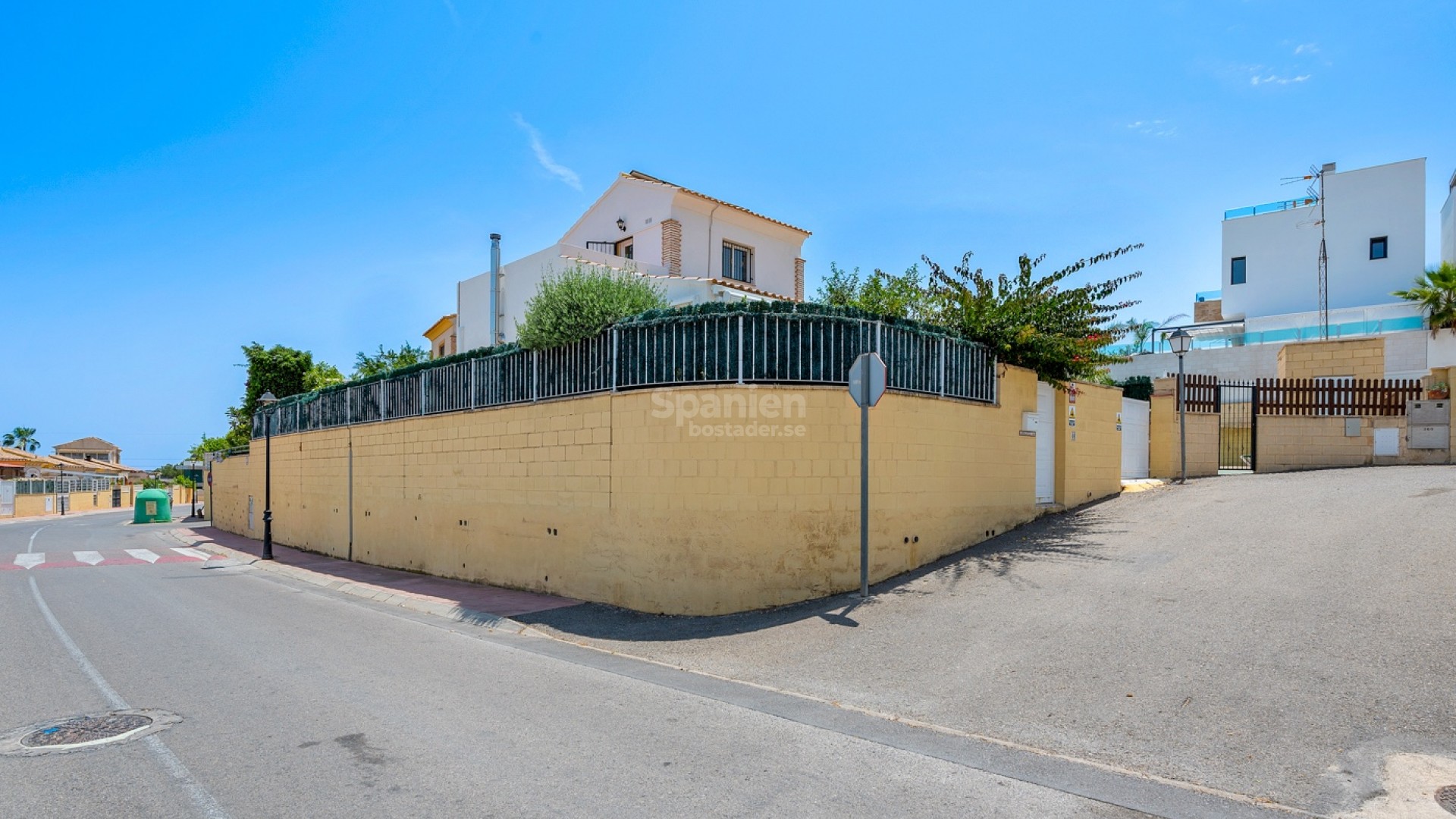 Resale - Villa -
Polop