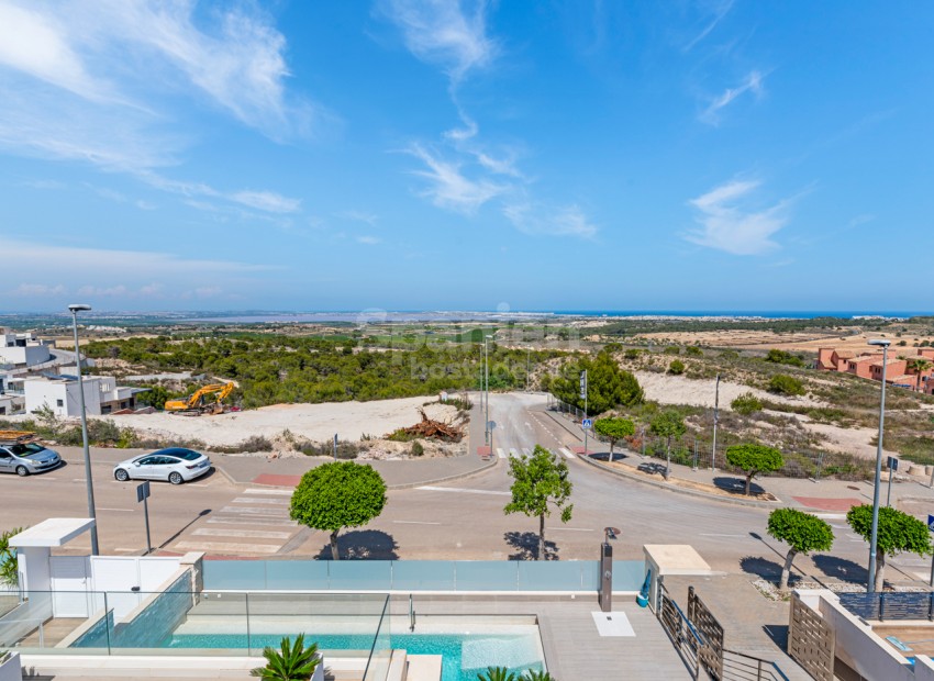 Resale - Villa -
San Miguel - San Miguel de Salinas