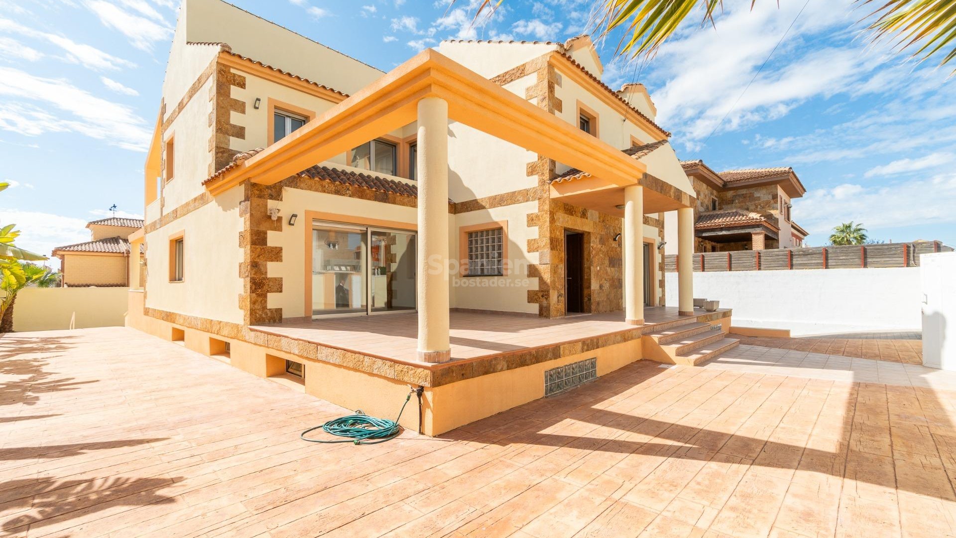Resale - Villa -
Torrevieja - Aguas nuevas 2