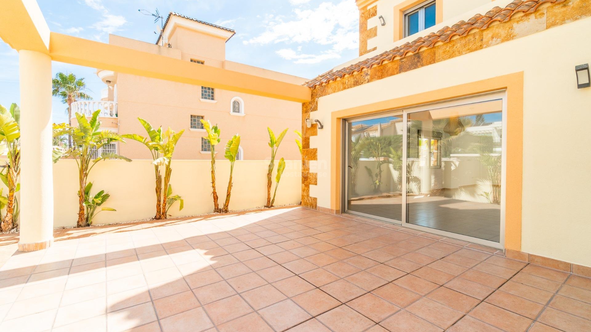 Resale - Villa -
Torrevieja - Aguas nuevas 2