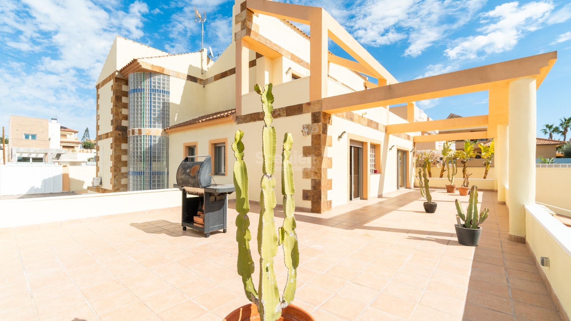 Resale - Villa -
Torrevieja - Aguas nuevas 2