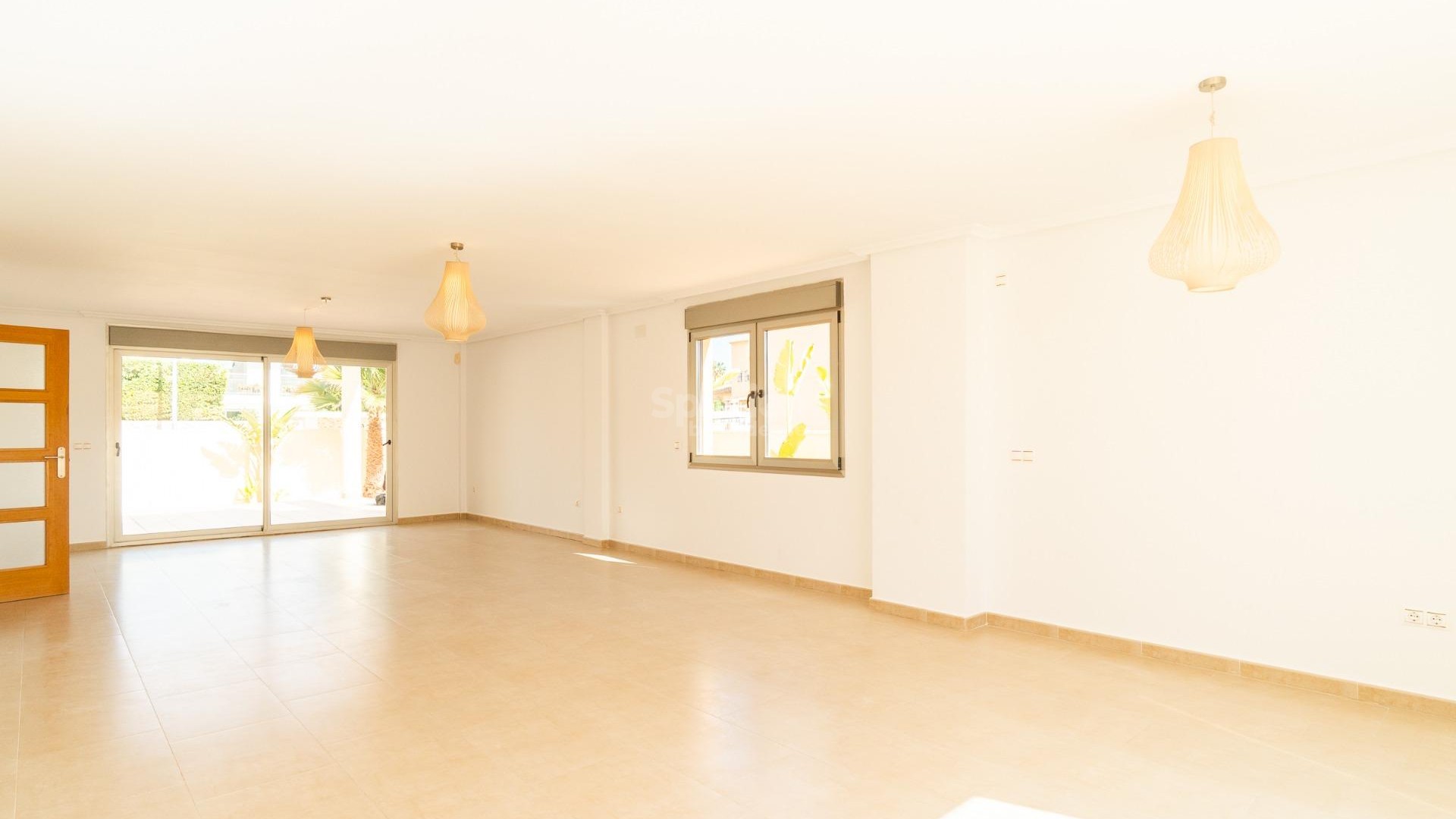 Resale - Villa -
Torrevieja - Aguas nuevas 2