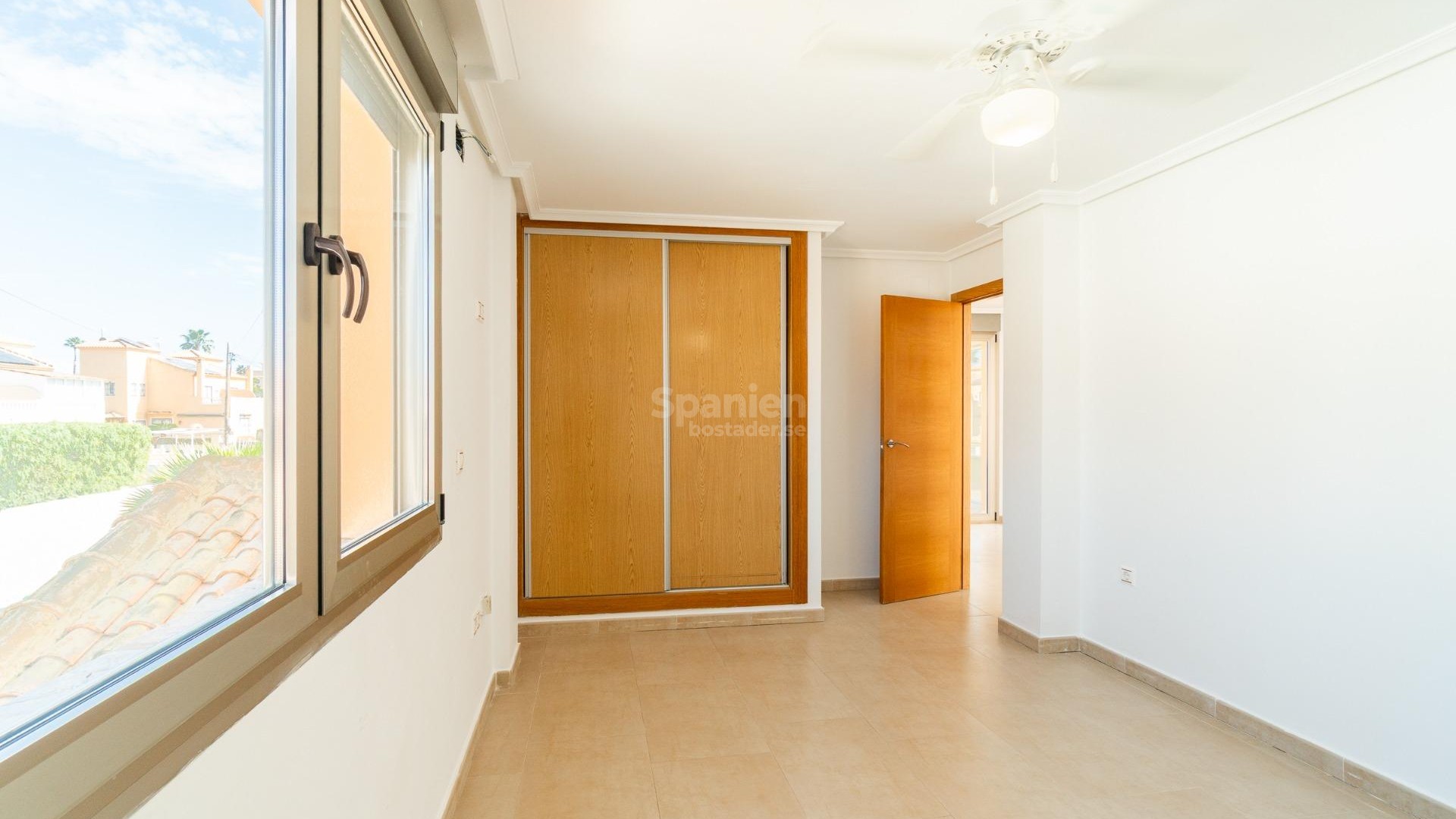 Resale - Villa -
Torrevieja - Aguas nuevas 2