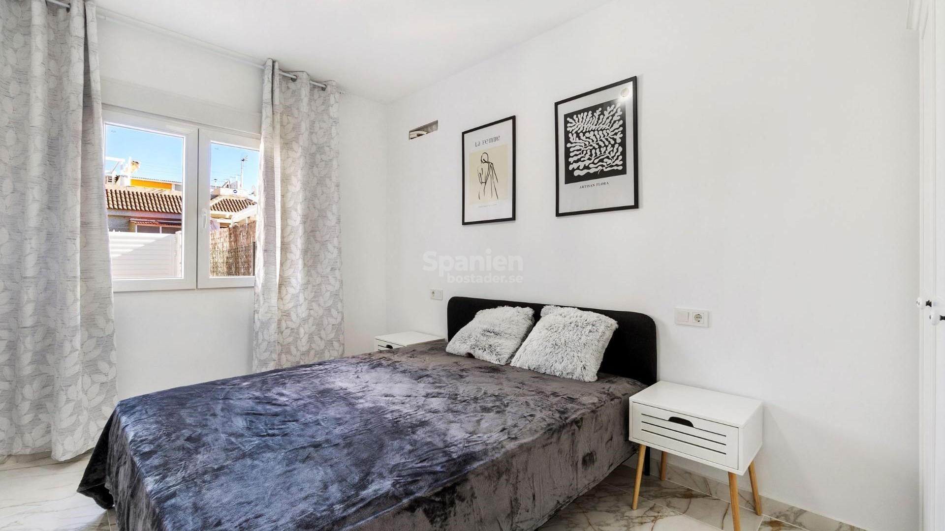 Resale - Villa -
Torrevieja - El chaparral