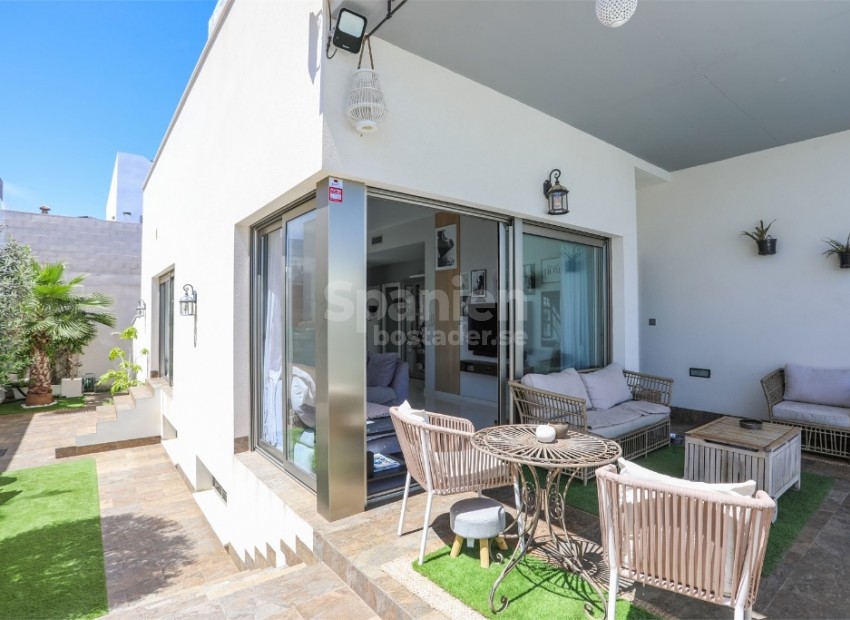 Resale - Villa -
Villamartín - Villamartin