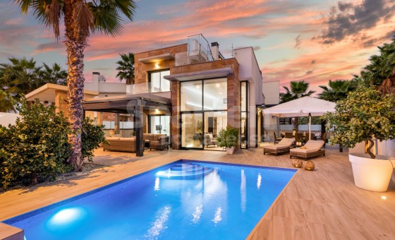 Villa - Resale - Alicante - Lomas de Cabo Roig