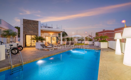 Villa - Resale - Orihuela Costa - Villamartin