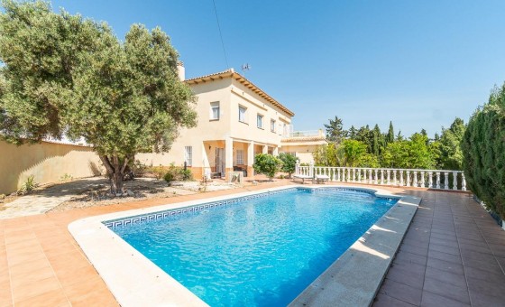 Villa - Resale - Torrevieja - La Mata