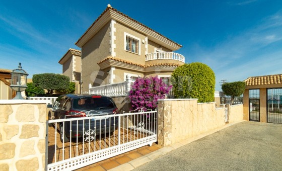 Villa - Resale - Torrevieja - Los Altos